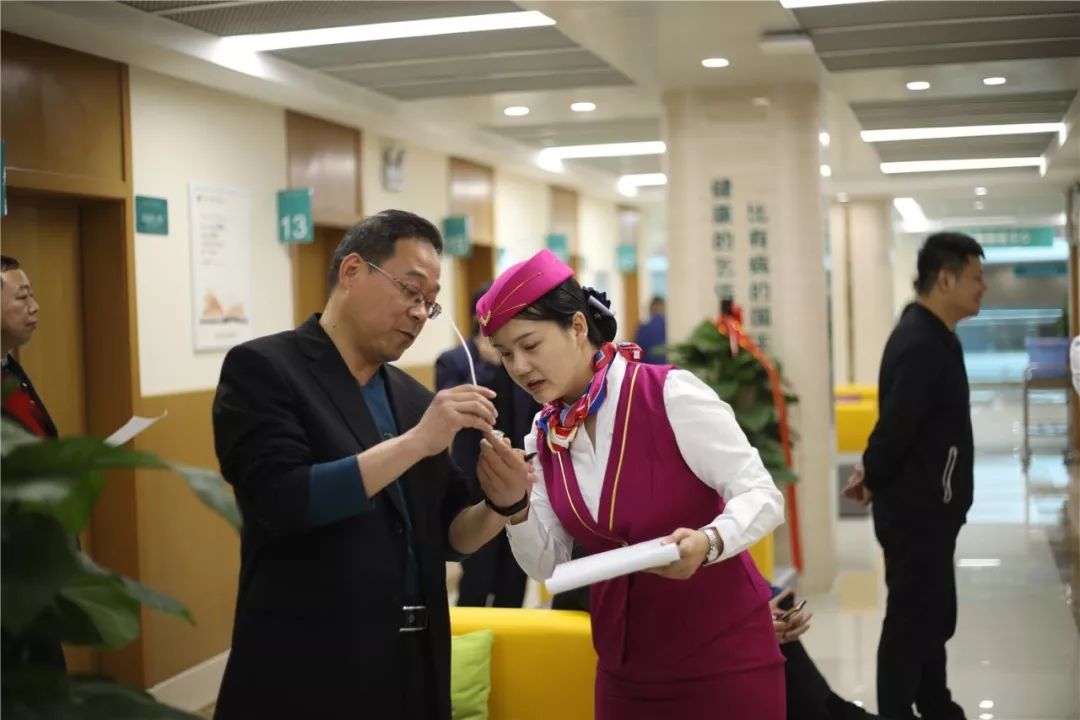 巴中24小时套医保卡(北京医保卡使用指南)